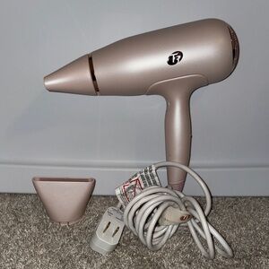 T3 Luxe Hair Dryer in Metallic Rose